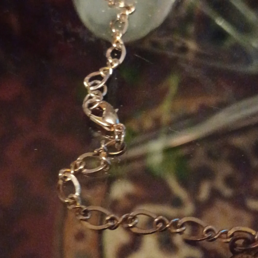 GOLDTONE AND BRASS HEARTS WITH CATS RARE FIND NECKLACE - Picture 5 of 6